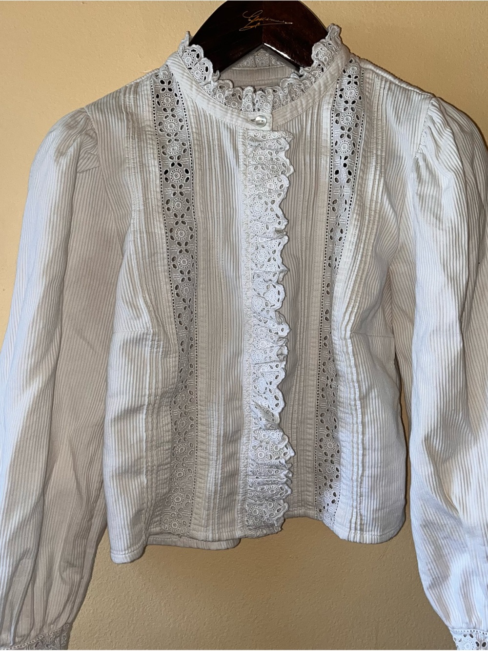 Doen long sleeve linen lace top